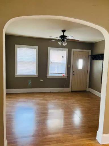 Main picture of 5129 W Winona St