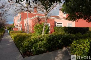 Main picture of 2915 Garibaldi Ave