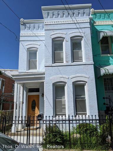 Main picture of 2127 15th St SE