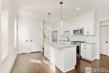 Main picture of 28 Congress Ave