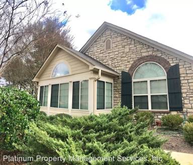 Main picture of 301 Gladstone Dr