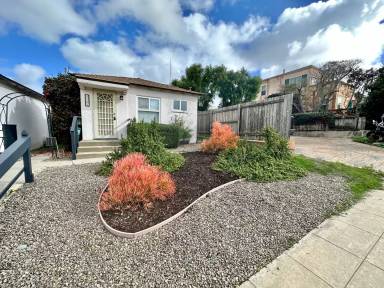 Main picture of 4664 Del Monte Ave