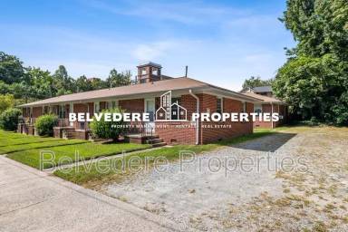 Main picture of 215 McIver St