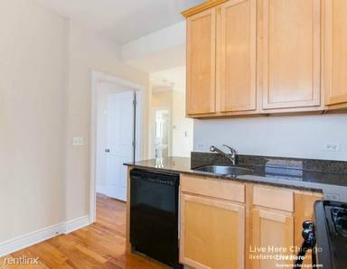 Main picture of 1210-1216 W Waveland Ave Apartments