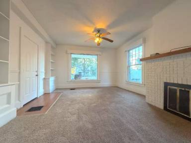 Main picture of 609 N Main St