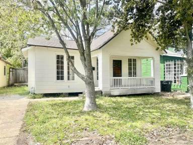 Main picture of 430 Saint Rose Ave