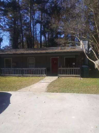 Main picture of 2112 Valley Oaks Dr SE