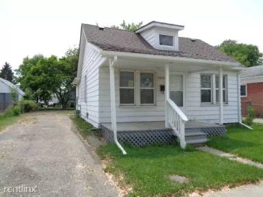 Main picture of 17630 Ivanhoe St