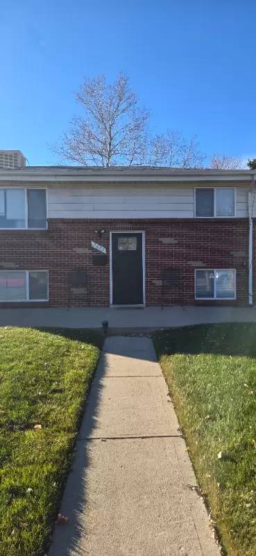 Main picture of 2655 Worchester St