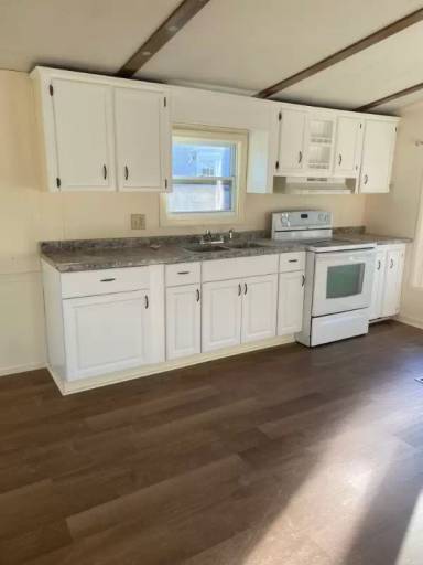 Main picture of 7 Pebble Dr