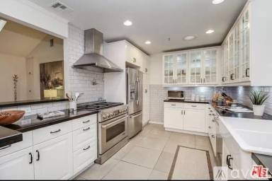 Main picture of 8524 Appian Way