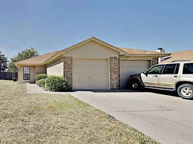 Main picture of 838 White Rock St