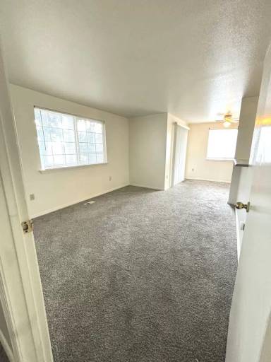 Main picture of 408-420 N Broadmore Way