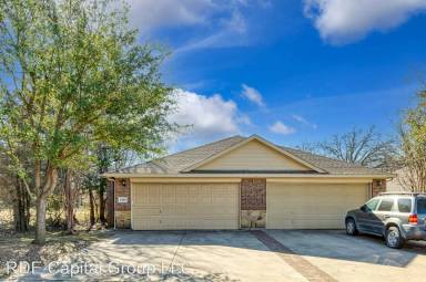 Main picture of 1301 Ravenwood Dr