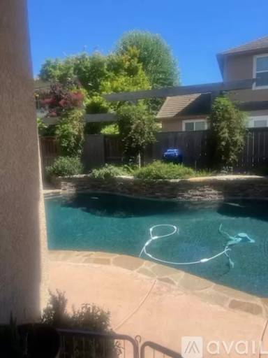 Main picture of 5828 Melones Way