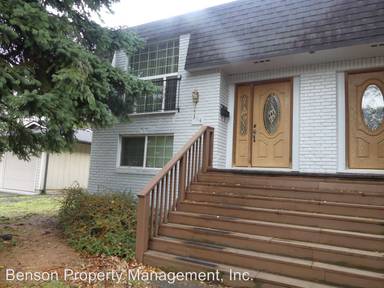 Main picture of 314 SE Beech Ave