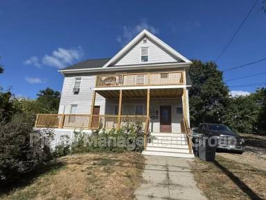 Main picture of 194 Main St