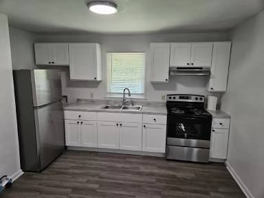 Main picture of 1040 Suffolk Blvd