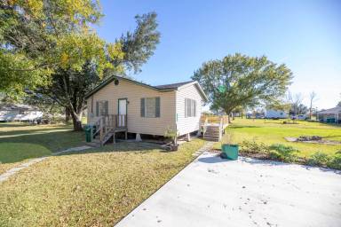 Main picture of 1931 Yvonne Dr