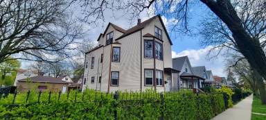 Main picture of 2155 N Kilbourn Ave