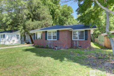 Main picture of 2704 Orchid Ave
