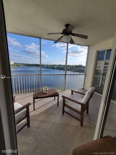 Main picture of 10750 NW 66th St