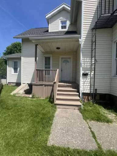 Main picture of 18 Phelps Ave
