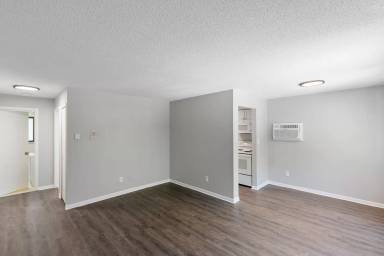 Main picture of 310 Cottrell St