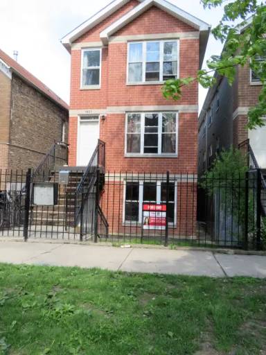 Main picture of 1823 S Fairfield Ave