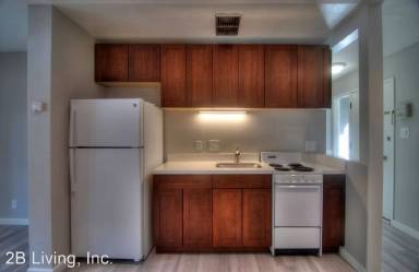 Main picture of 319 Poplar Ave