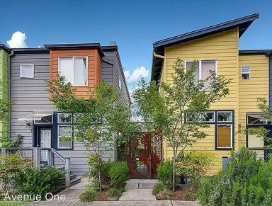 Main picture of 233 11th Ave E