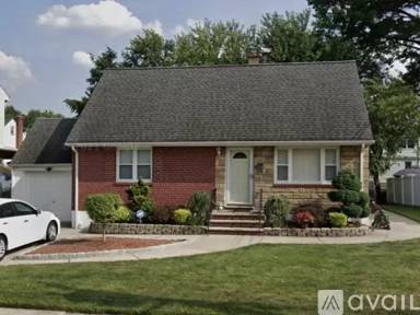 Main picture of 40 Oxford Ave