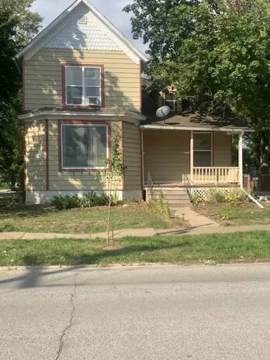 Main picture of 109 W Madison Ave