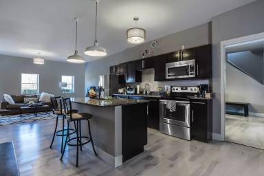 Main picture of 2828 Mary St