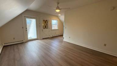 Main picture of 24 Hanson St