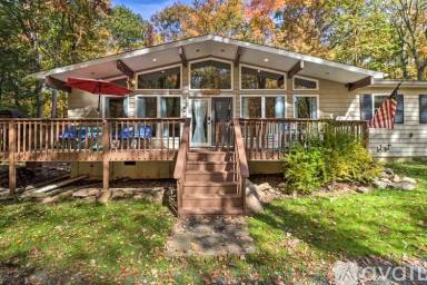 Main picture of 11 Hemlock Path