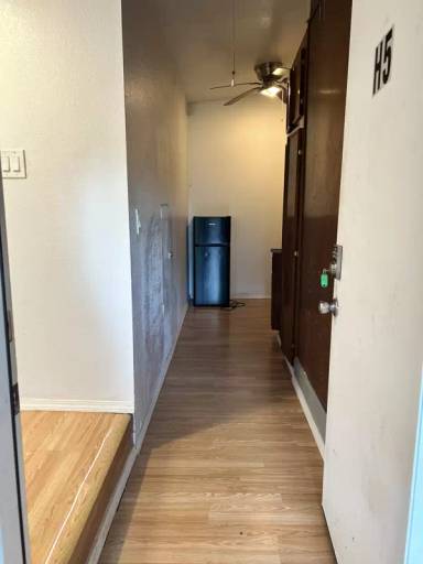Main picture of 21401 W Hammond Dr
