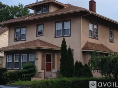 Main picture of 54 Columbia Ave