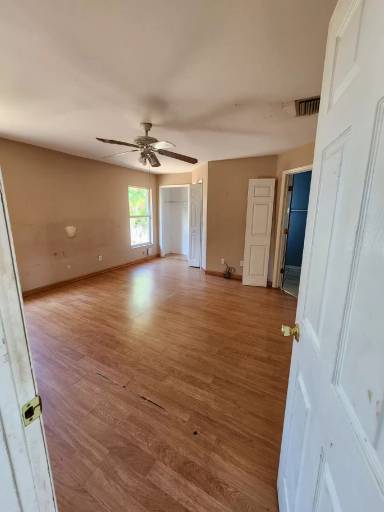 Main picture of 1832 SW 10th Ter