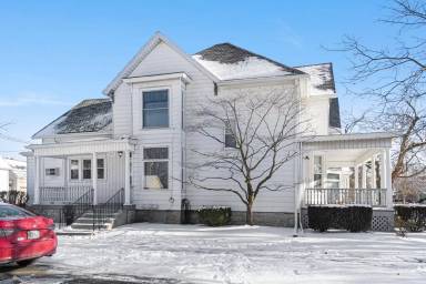 Main picture of 1001 Columbia Ave