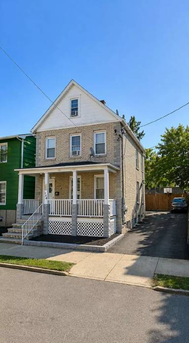 Main picture of 446 Baker Pl