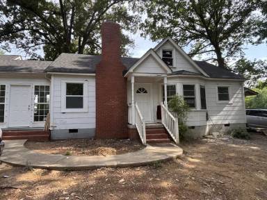 Main picture of 3021 Walkup Ave