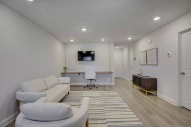 Main picture of 2514 Lydia Ave