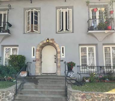 Main picture of 805 N Bush St