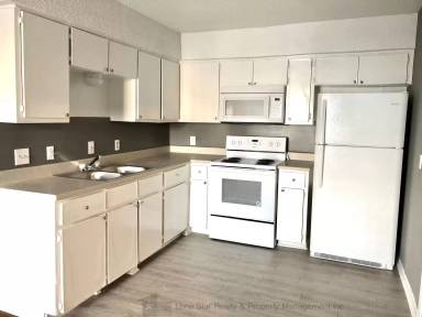 Main picture of 420 N Gilmer St