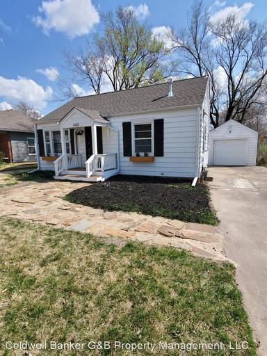 Main picture of 840 SW Parkview St