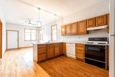 Main picture of 1221 W Melrose St
