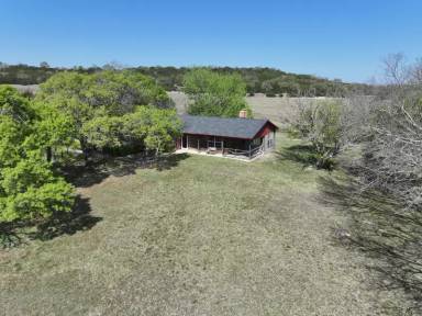 Main picture of 740 County Road 4876