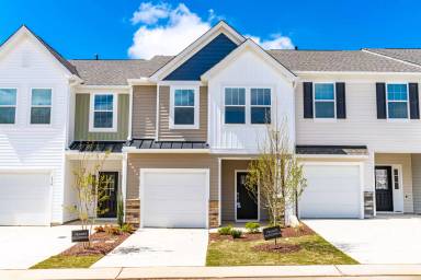 Main picture of 110 Hanging Moss Trl