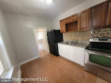 Main picture of 2116 W Indiana Ave